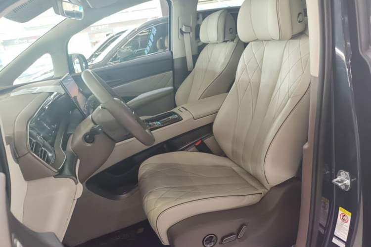 Used Denza D9 2022 DM-i 970 Four-Wheel Drive Flagship Model Left Front Seat