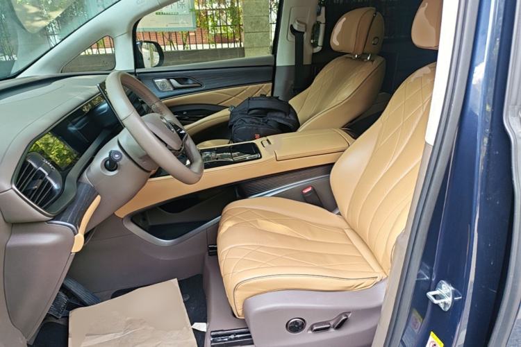 Used Denza D9 2022 DM-i 970 Four-Wheel Drive Flagship Model Left Front Seat