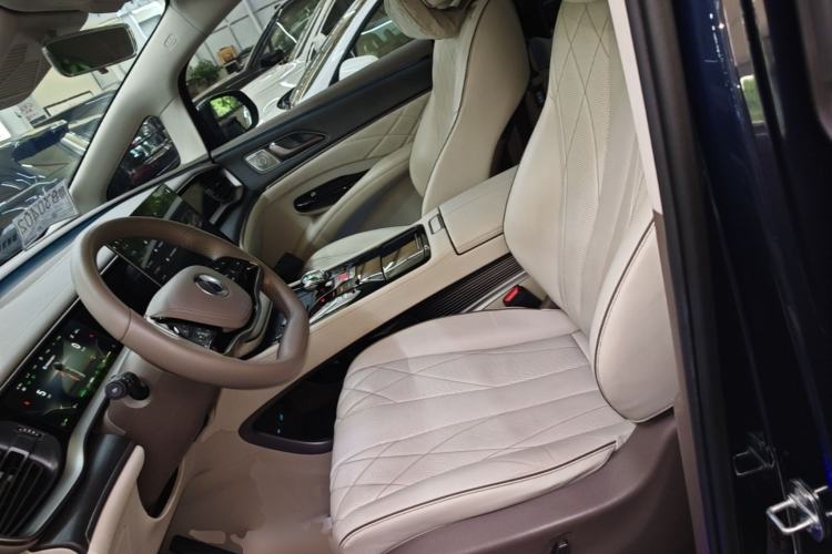 Used Denza D9 2022 DM-i 970 Four-Wheel Drive Prestige Model Left Front Seat