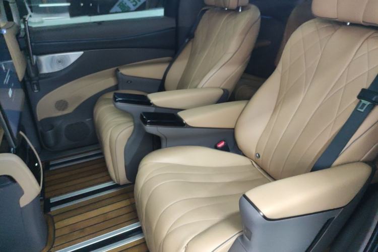 Used Denza D9 2022 DM-i 970 Four-Wheel Drive Flagship Model Left Rear Seat