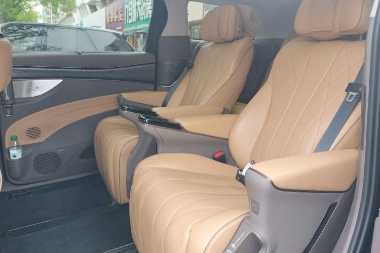 Used Denza D9 2022 DM-i 1040 Prestige Model Left Rear Seat