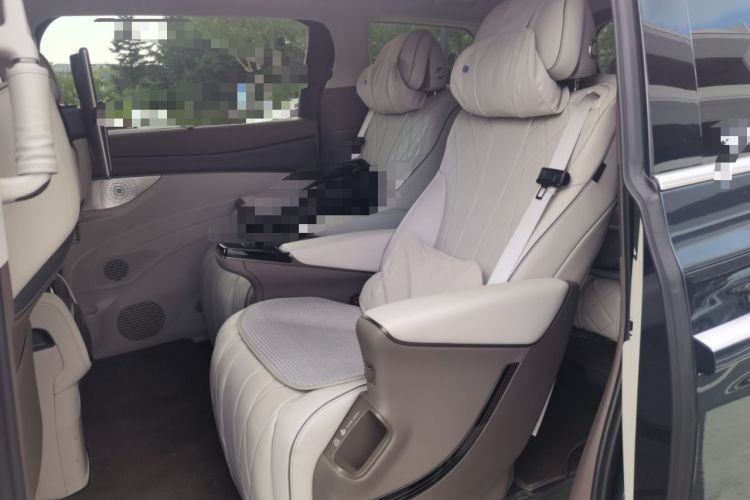 Used Denza D9 2022 DM-i 970 Four-Wheel Drive Prestige Model Left Rear Seat