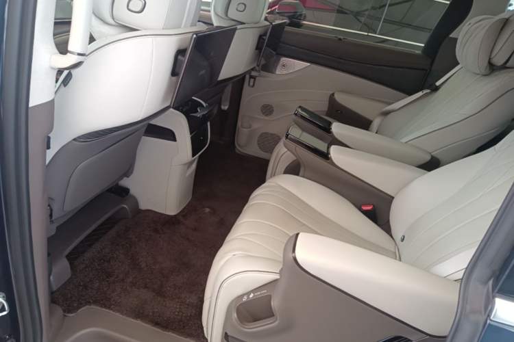Used Denza D9 2022 DM-i 970 Four-Wheel Drive Flagship Model Left Rear Seat