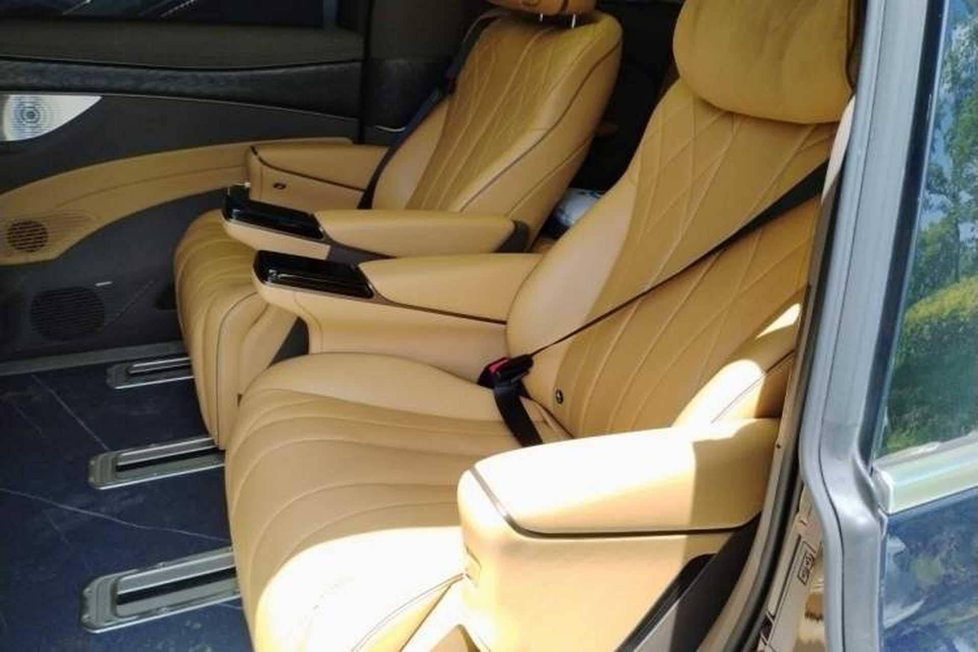 Used Denza D9 2022 DM-i 1040 Prestige Model Left Rear Seat