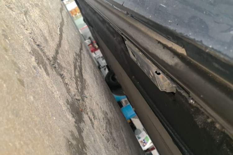 Used Denza D9 2022 DM-i 970 Four-Wheel Drive Flagship Model Left Side Sill