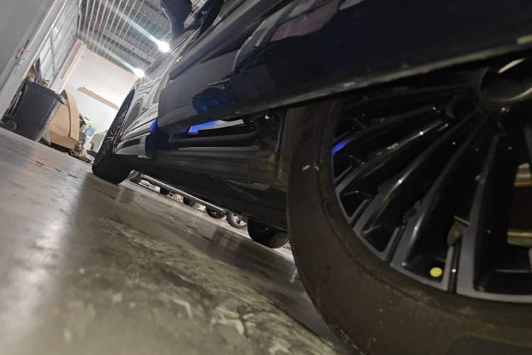 Used Denza D9 2022 DM-i 970 Four-Wheel Drive Prestige Model Left Side Sill