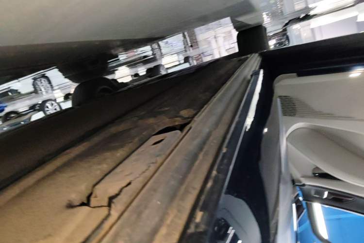 Used Denza D9 2022 DM-i 970 Four-Wheel Drive Flagship Model Left Side Sill