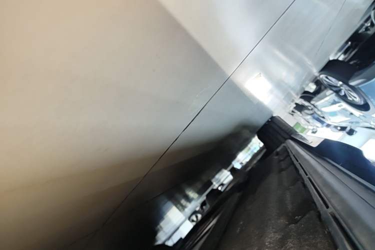 Used Denza D9 2022 DM-i 970 Four-Wheel Drive Flagship Model Left Side Sill