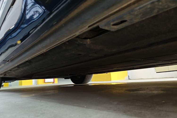 Used Denza D9 2022 DM-i 970 Four-Wheel Drive Prestige Model Left Side Sill