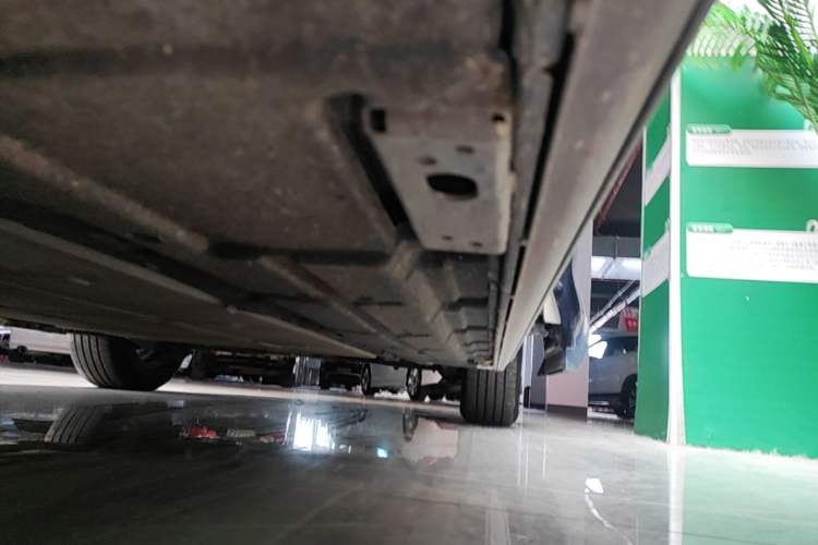 Used Denza D9 2022 DM-i 970 Four-Wheel Drive Prestige Model Left Side Sill