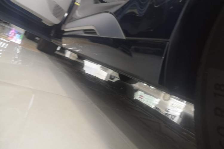 Used Denza D9 2022 DM-i 970 Four-Wheel Drive Flagship Model Left Side Sill