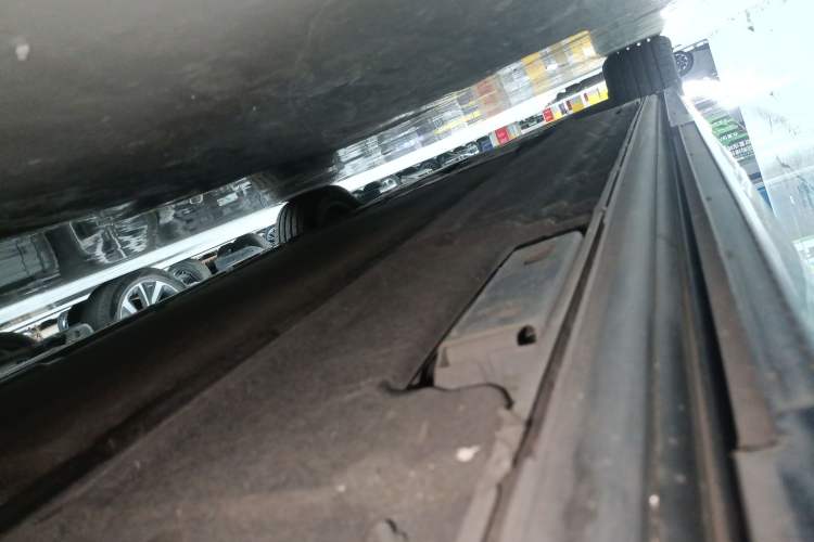 Used Denza D9 2022 DM-i 970 Four-Wheel Drive Flagship Model Left Side Sill
