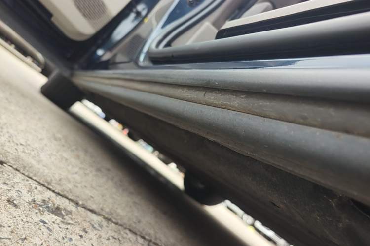 Used Denza D9 2022 DM-i 970 Four-Wheel Drive Prestige Model Left Side Sill