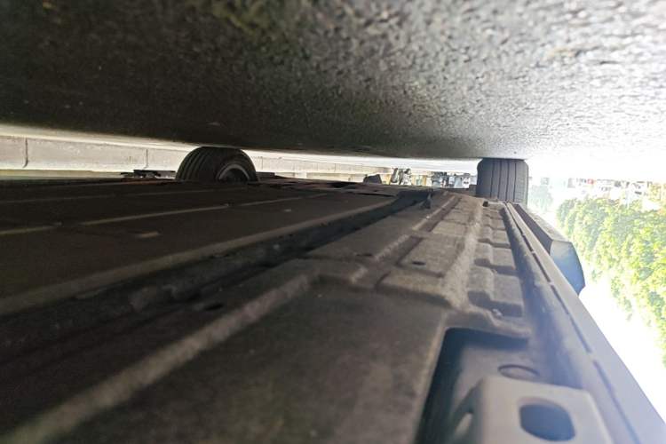 Used Denza D9 2022 DM-i 970 Four-Wheel Drive Flagship Model Left Side Sill