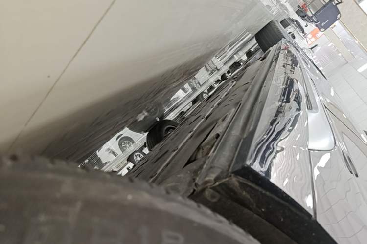 Used Denza D9 2022 DM-i 970 Four-Wheel Drive Flagship Model Left Side Sill