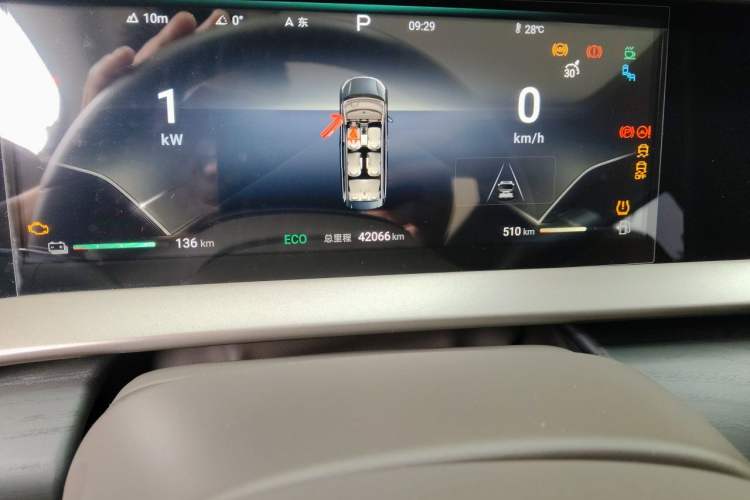 Used Denza D9 2022 DM-i 970 Four-Wheel Drive Flagship Model Odometer Close Up