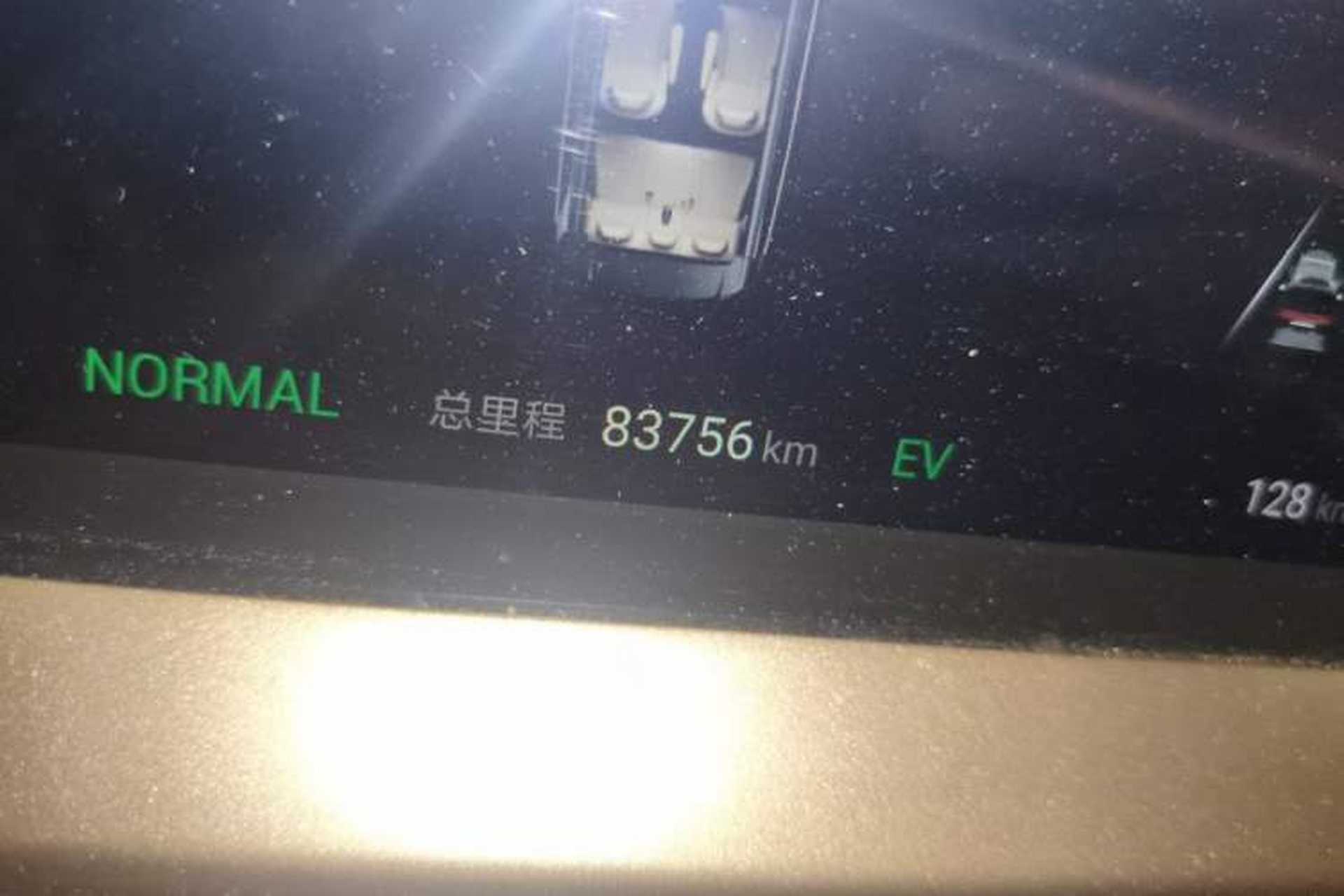 Used Denza D9 2022 DM-i 970 Four-Wheel Drive Flagship Model Odometer Close Up