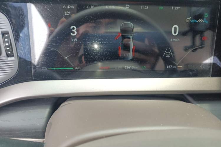 Used Denza D9 2022 DM-i 970 Four-Wheel Drive Flagship Model Odometer Close Up