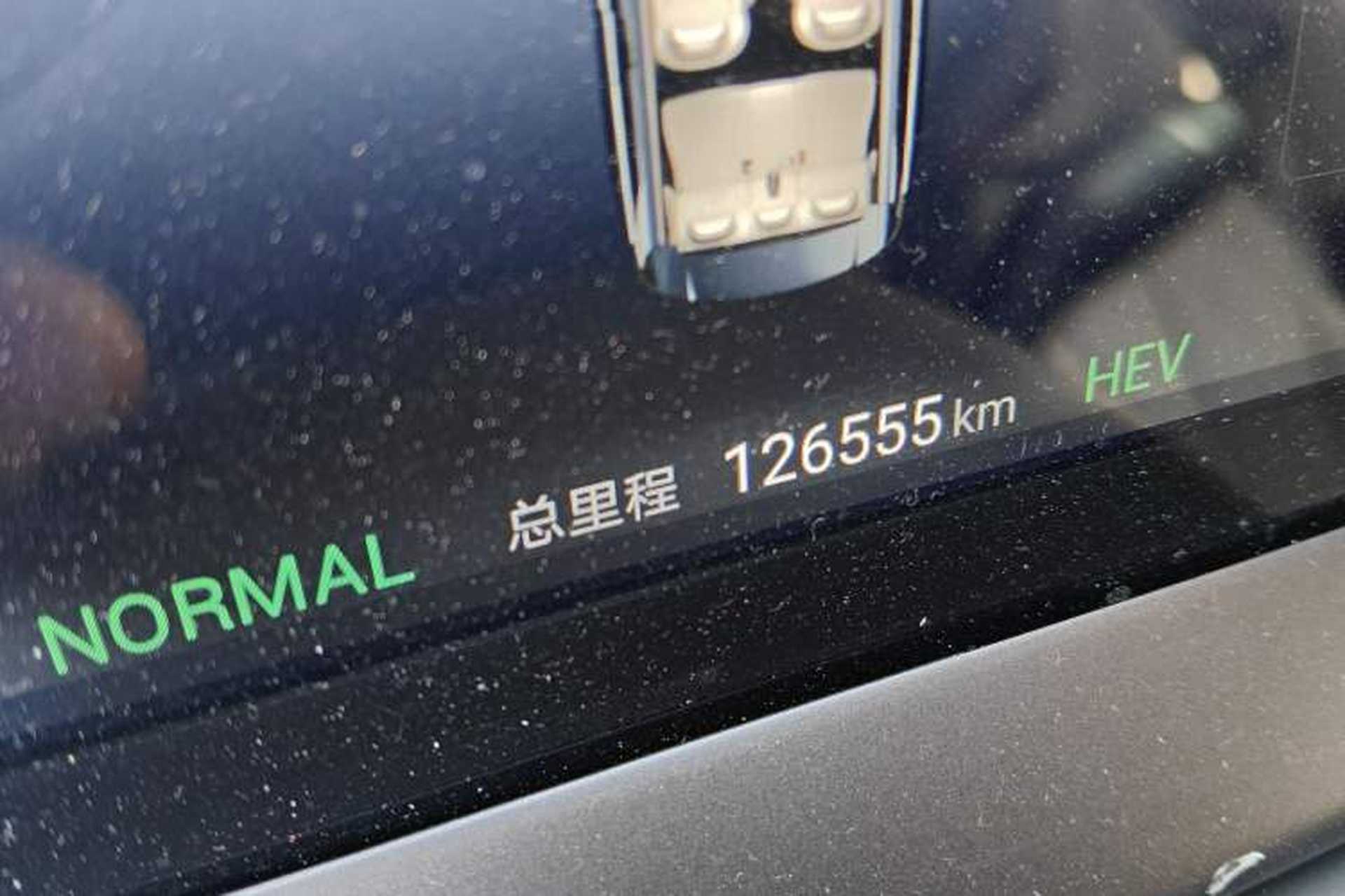 Used Denza D9 2022 DM-i 970 Four-Wheel Drive Flagship Model Odometer Close Up
