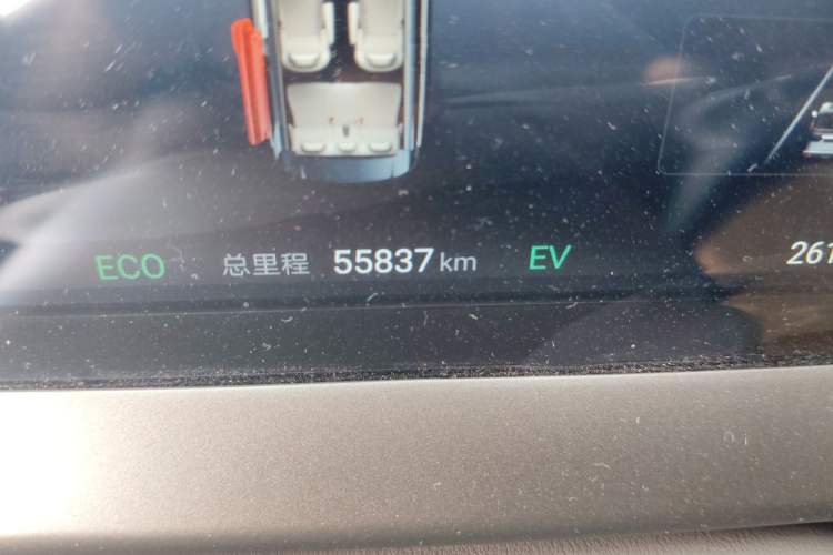 Used Denza D9 2022 DM-i 1040 Prestige Model Odometer Close Up