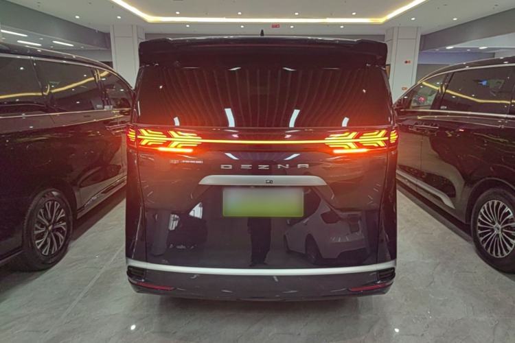 Used Denza D9 2022 DM-i 970 Four-Wheel Drive Flagship Model Rear