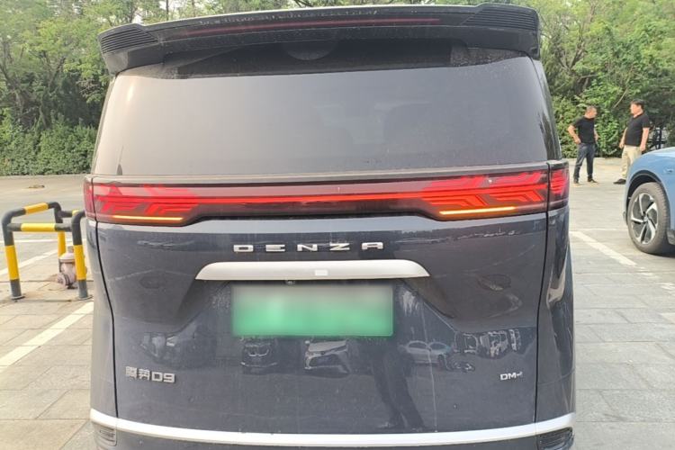 Used Denza D9 2022 DM-i 1040 Prestige Model Rear