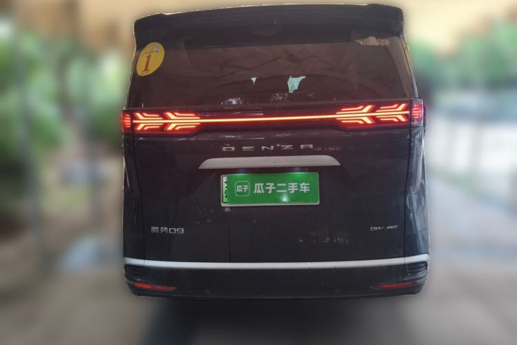 Used Denza D9 2022 DM-i 970 Four-Wheel Drive Flagship Model Rear