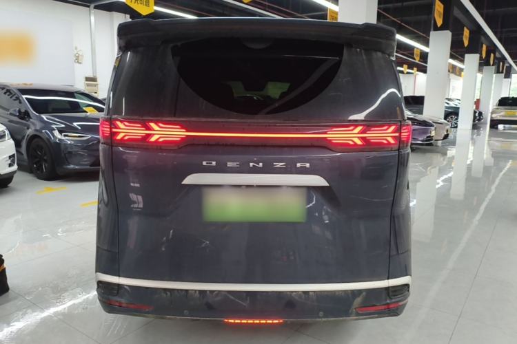 Used Denza D9 2022 DM-i 970 Four-Wheel Drive Flagship Model Rear