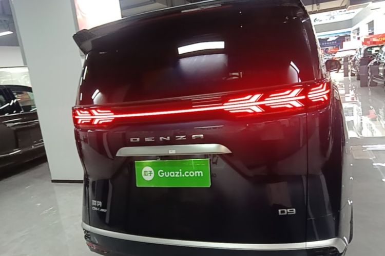 Used Denza D9 2022 DM-i 970 Four-Wheel Drive Prestige Model Rear