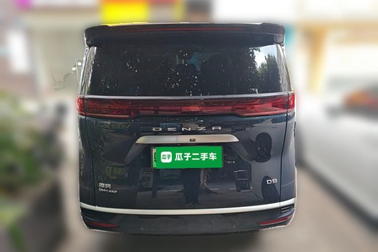 Used Denza D9 2022 DM-i 970 Four-Wheel Drive Flagship Model Rear