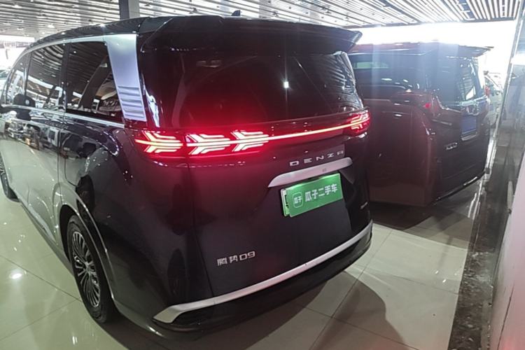 Used Denza D9 2022 DM-i 970 Four-Wheel Drive Flagship Model Rear