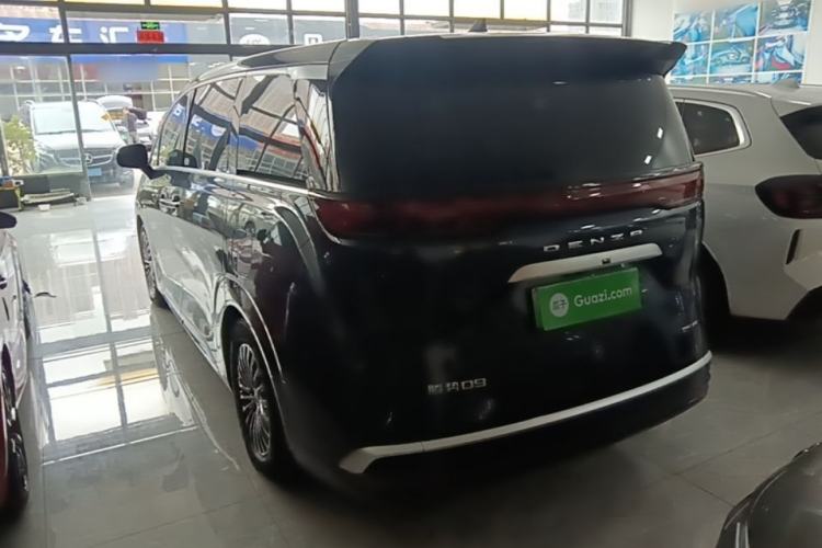 Used Denza D9 2022 DM-i 970 Four-Wheel Drive Prestige Model Rear Left 45 Deg