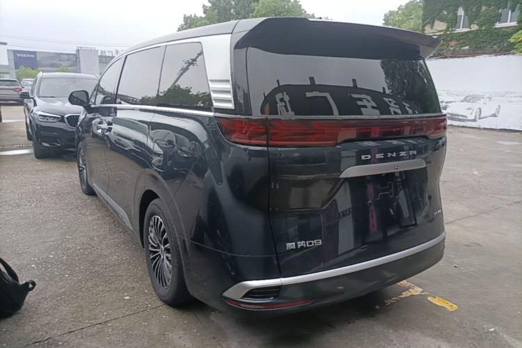 Used Denza D9 2022 DM-i 970 Four-Wheel Drive Flagship Model Rear Left 45 Deg