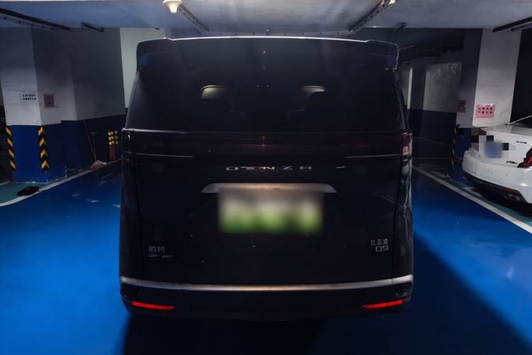 Used Denza D9 2022 DM-i 970 Four-Wheel Drive Flagship Model Rear