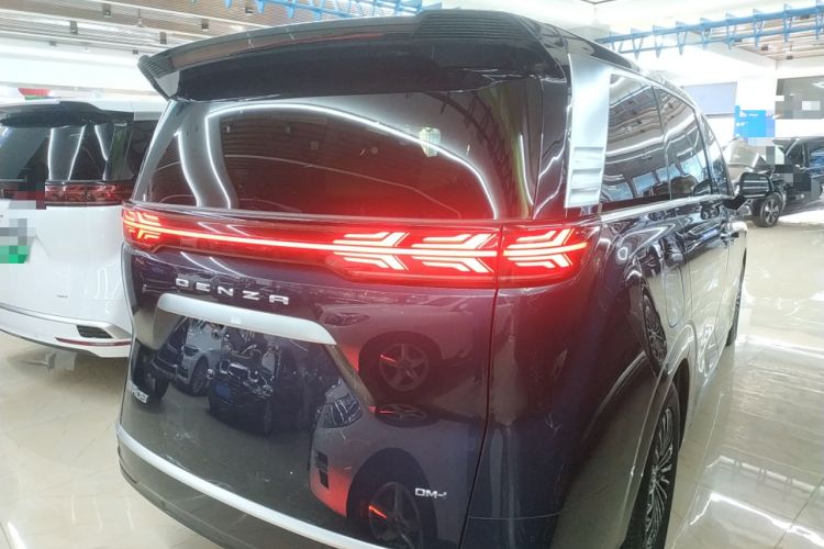 Used Denza D9 2022 DM-i 1040 Prestige Model Rear