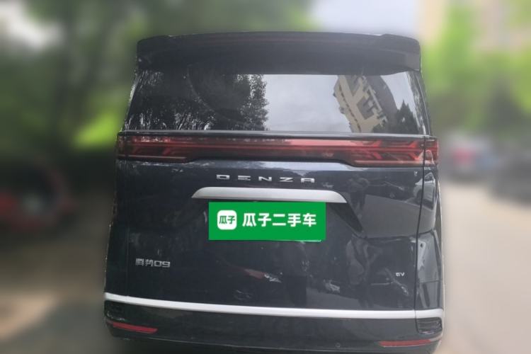 Used Denza D9 2022 EV 600 Four-Wheel Drive Flagship Model Rear
