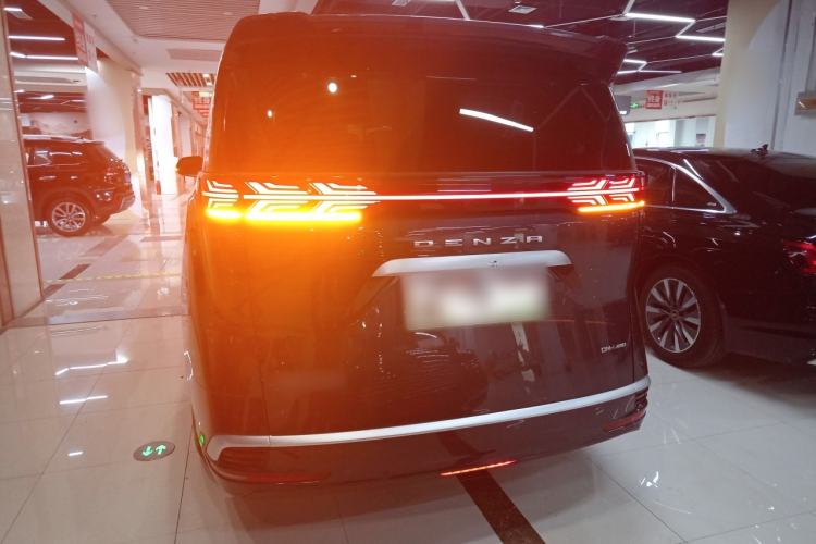 Used Denza D9 2022 DM-i 970 Four-Wheel Drive Flagship Model Rear