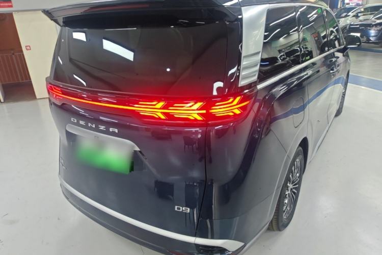Used Denza D9 2022 DM-i 970 Four-Wheel Drive Prestige Model Rear Right 45 Deg