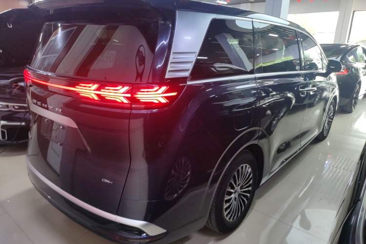 Used Denza D9 2022 DM-i 945 Luxury Model Rear Right 45 Deg