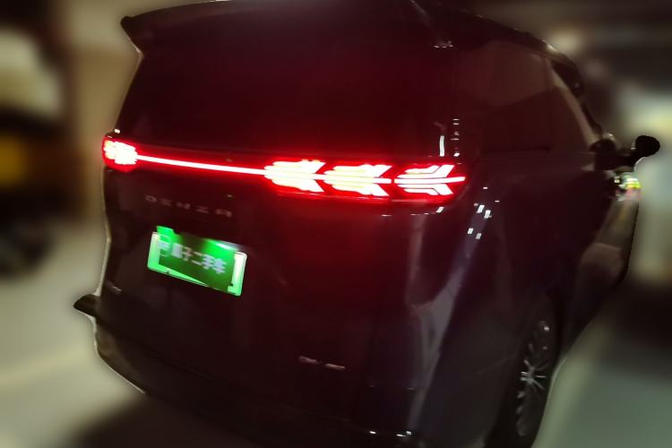 Used Denza D9 2022 DM-i 970 Four-Wheel Drive Flagship Model Rear Right 45 Deg