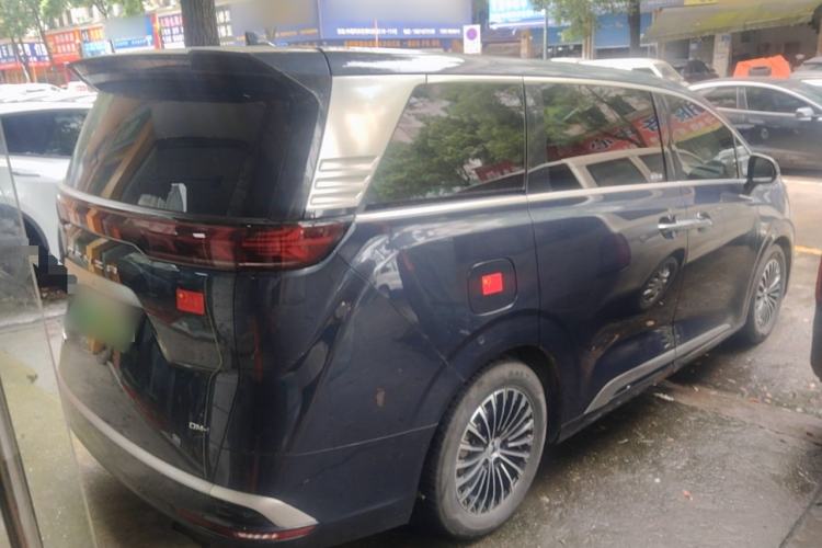 Used Denza D9 2022 DM-i 1040 Prestige Model Rear Right 45 Deg