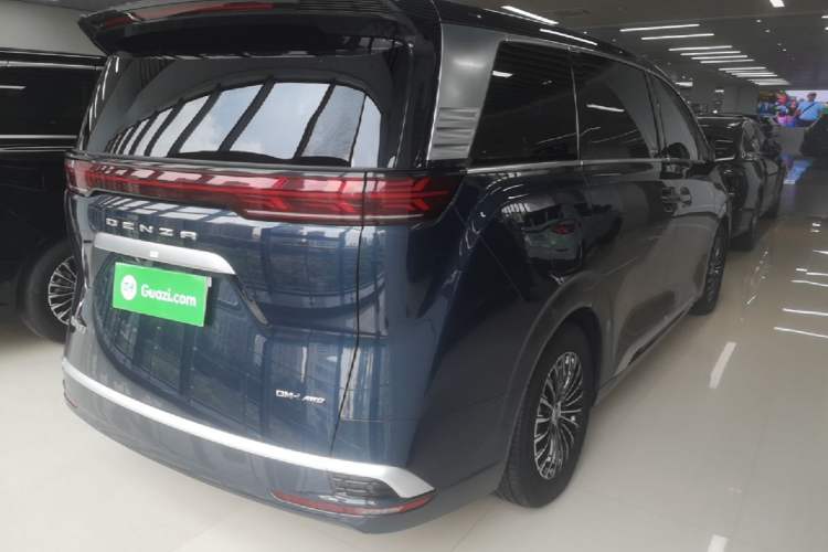 Used Denza D9 2022 DM-i 970 Four-Wheel Drive Flagship Model Rear Right 45 Deg