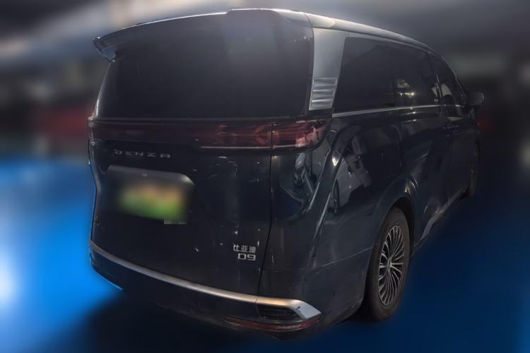 Used Denza D9 2022 DM-i 970 Four-Wheel Drive Flagship Model Rear Right 45 Deg
