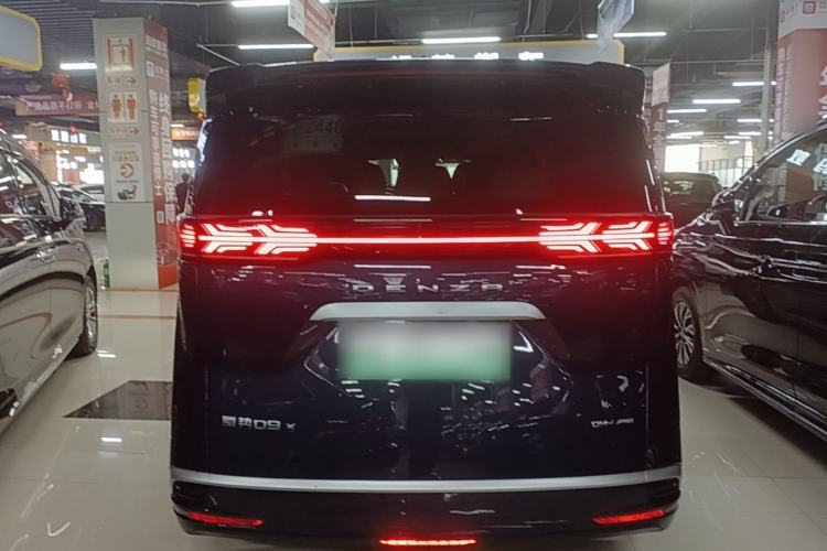 Used Denza D9 2022 DM-i 970 Four-Wheel Drive Flagship Model Rear