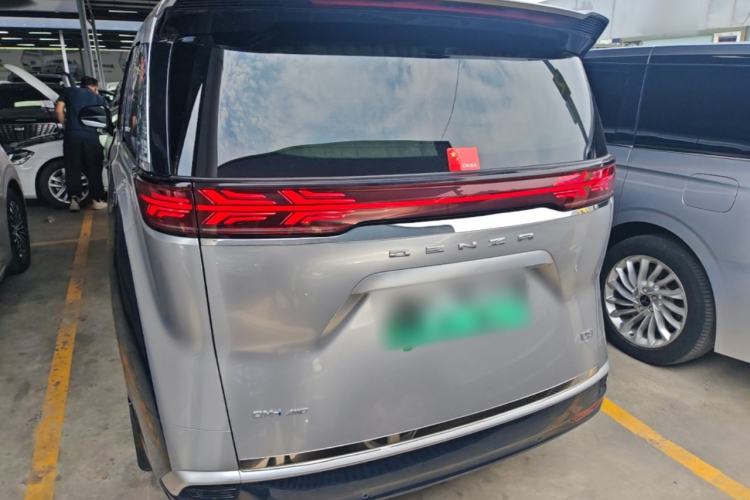 Used Denza D9 2022 DM-i 970 Four-Wheel Drive Prestige Model Rear