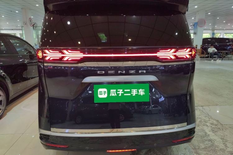 Used Denza D9 2022 DM-i 970 Four-Wheel Drive Flagship Model Rear