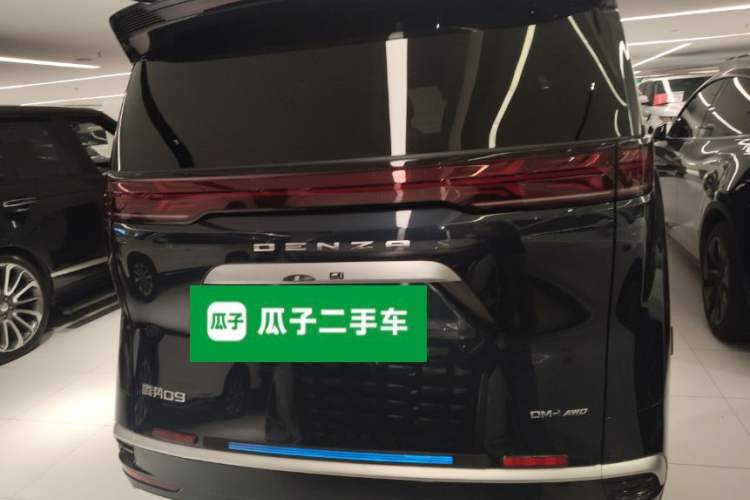 Used Denza D9 2022 DM-i 970 Four-Wheel Drive Flagship Model Rear