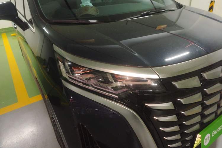 Used Denza D9 2022 DM-i 1040 Prestige Model Right Front Headlight