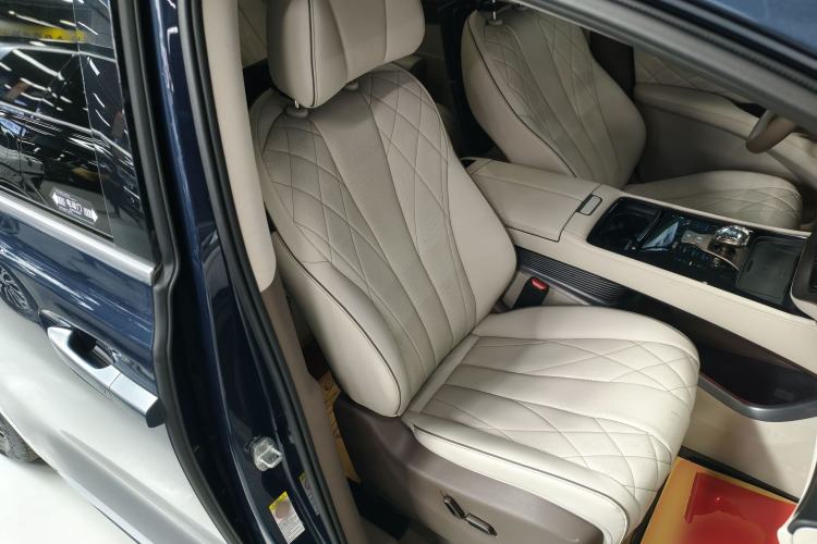 Used Denza D9 2022 DM-i 970 Four-Wheel Drive Prestige Model Right Front Seat