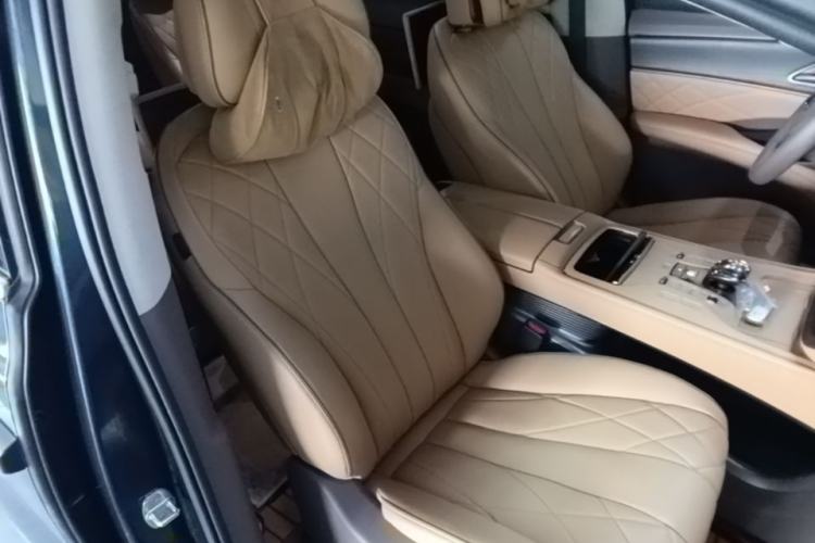Used Denza D9 2022 DM-i 970 Four-Wheel Drive Flagship Model Right Front Seat